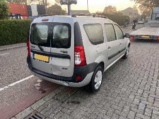Dacia Logan 1.6 Combi picture 3