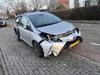 uszkodzony samochody osobowe Toyota Yaris 1.5-16V Hybrid 2018/5