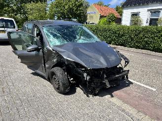 demontáž osobní automobily Volkswagen Touran 1.2 TSi 2012/1
