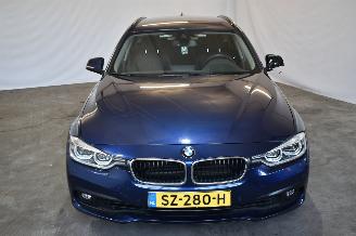 BMW 3-serie 320i Executive picture 3
