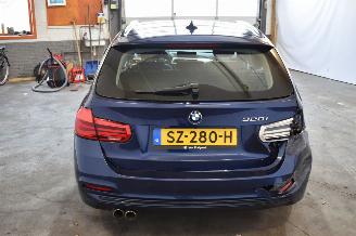 BMW 3-serie 320i Executive picture 5
