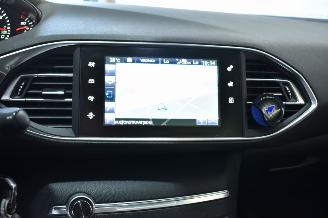 Peugeot 308 1.2 PureT.Blue L. Ex picture 13