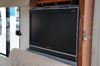 Carthago  Chic C-line Satteliet Solar Hefbed Vast bed Kachel 109KW Euro 5 picture 11