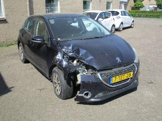 Coche accidentado Peugeot 208 1.6 e HDI Blue Lease 2014/4