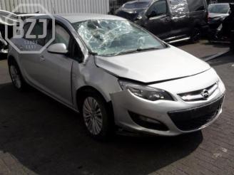 Opel Astra Astra J (PC6/PD6/PE6/PF6), Hatchback 5-drs, 2009 / 2015 1.4 Turbo 16V picture 2