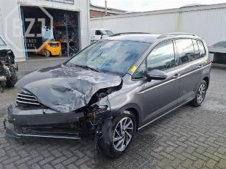 Salvage car Volkswagen Touran Touran (5T1), MPV, 2015 1.4 TSI 2018
