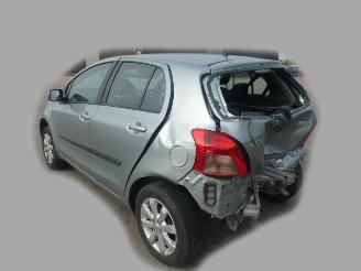Toyota Yaris 1.3i picture 2