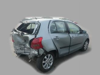 Toyota Yaris 1.3i picture 3