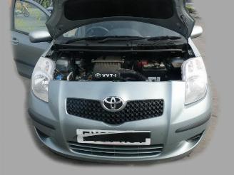 Toyota Yaris 1.3i picture 6