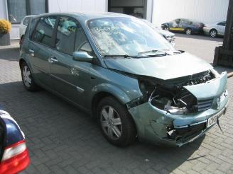 Renault Scenic 2.0 i 16v automaat picture 2