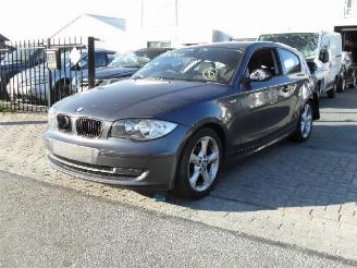 BMW 1-serie 118d picture 1