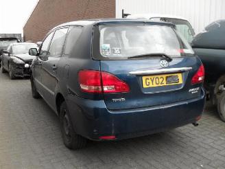 Toyota Avensis-verso 2.0 i picture 3