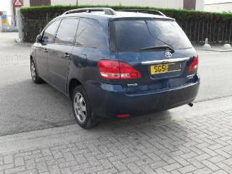 Toyota Avensis-verso  picture 4