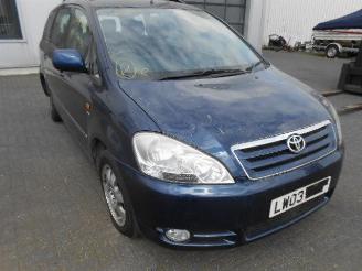 Toyota Avensis-verso 2.0i picture 2