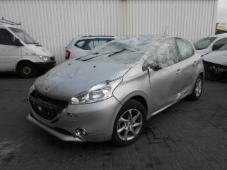 Peugeot 208 1.4hdi picture 1