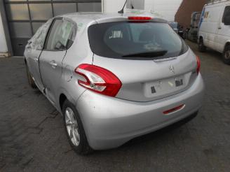 Peugeot 208 1.4hdi picture 4