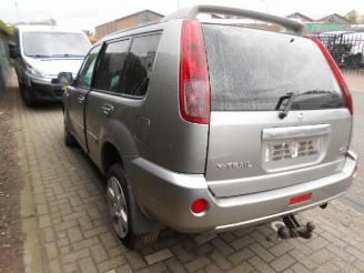 Nissan X-Trail 2.2 td picture 4