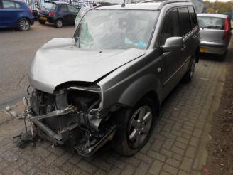 Nissan X-Trail 2.2 td picture 1