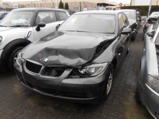 BMW 3-serie 320i picture 2