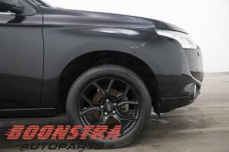 Mitsubishi Outlander 2.0 16V PHEV 4x4 SUV  Elektrisch Benzine 1.998cc 89kW (121pk) 4x4 2012-12 (GGP2) 4B11 picture 5