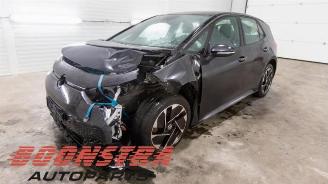 Damaged car Volkswagen ID.3 ID.3 (E11/E12), Hatchback 5-drs, 2019 45 kWh 2021/12