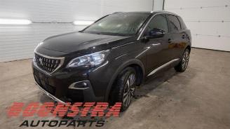 Coche siniestrado Peugeot 3008 3008 II (M4/MC/MJ/MR), MPV, 2016 1.2 12V e-THP PureTech 130 2018