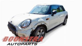 Coche siniestrado Mini One Mini (F55), Hatchback 5-drs, 2013 1.2 12V One 2015