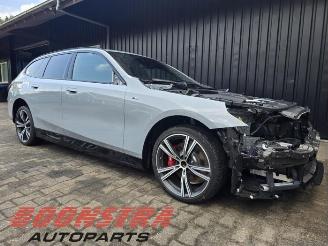 BMW 5-serie 5 serie Touring (G61), Combi, 2024 530e 2.0 TwinPower Turbo 16V picture 2