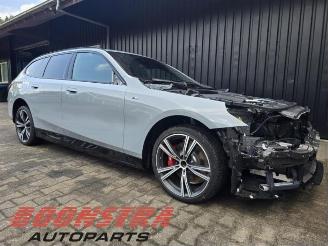 BMW 5-serie 5 serie Touring (G61), Combi, 2024 530e 2.0 TwinPower Turbo 16V picture 2