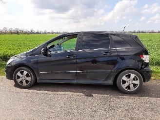 rozbiórka samochody osobowe Mercedes B-klasse B 200 CDI 2009/11
