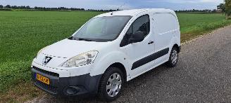 Salvage car Peugeot Partner 1.6 HDI 2012/10