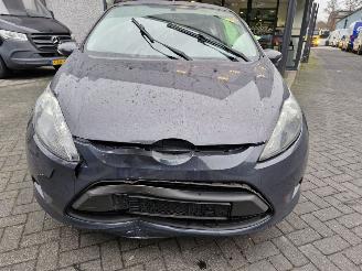 Ford Fiesta 1.25 Ghia picture 2