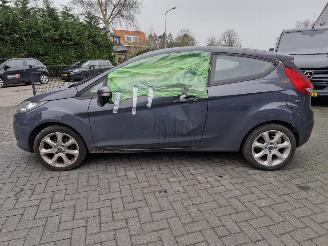 Ford Fiesta 1.25 Ghia picture 8