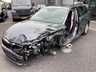 rozbiórka samochody osobowe Skoda Octavia Octavia Combi (NXAC), Combi 5-drs, 2019 1.0 TSI e-TEC 12V 2024/5