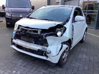 Damaged car Toyota iQ  2009/9