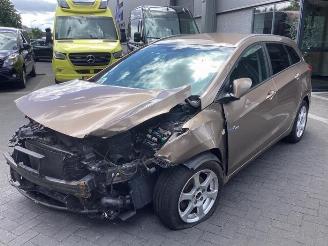 demontáž osobní automobily Hyundai I-30 i30 Wagon (GDHF5), Combi, 2012 1.6 GDI Blue 16V 2015/10
