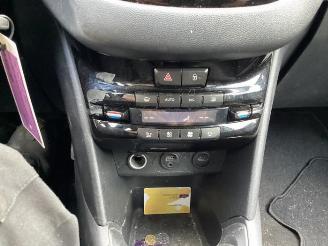 Peugeot 208 208 I (CA/CC/CK/CL), Hatchback, 2012 / 2019 1.4 16V picture 13