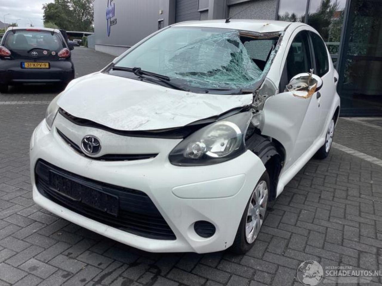 Toyota Aygo Aygo (B10), Hatchback, 2005 / 2014 1.0 12V VVT-i