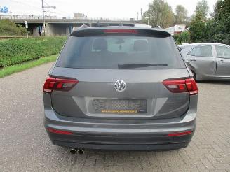 krockskadad bil bedrijf Volkswagen Tiguan  2019/1
