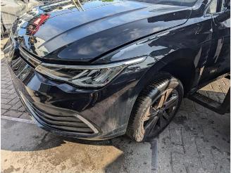 uszkodzony samochody osobowe Volkswagen Golf Golf VIII (CD1), Hatchback, 2019 1.0 TSI 12V 2023/1