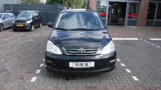 Toyota Avensis-verso  picture 8