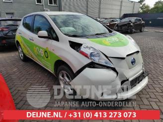 Salvage car Nissan Leaf Leaf (ZE0), Hatchback, 2010 / 2017 Leaf 2016/6