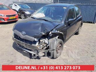 Toyota Yaris Yaris (P1), Hatchback, 1999 / 2005 1.3 16V VVT-i picture 2