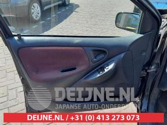 Toyota Yaris Yaris (P1), Hatchback, 1999 / 2005 1.3 16V VVT-i picture 10