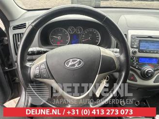 Hyundai I-30 i30 Crosswagon (WWH), Combi, 2007 / 2012 1.4 CVVT 16V picture 16