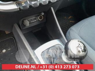 Kia Rio Rio III (UB), Hatchback, 2011 / 2017 1.2 CVVT 16V picture 17