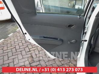 Chevrolet Spark Spark (M300), Hatchback, 2010 1.0 16V picture 11