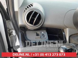 Chevrolet Spark Spark (M300), Hatchback, 2010 1.0 16V picture 19