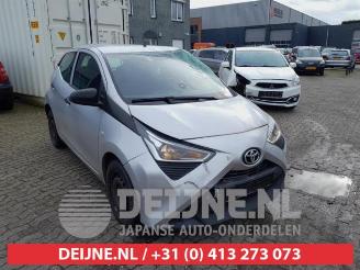 Vaurioauto  passenger cars Toyota Aygo Aygo (B40), Hatchback, 2014 1.0 12V VVT-i 2020/12