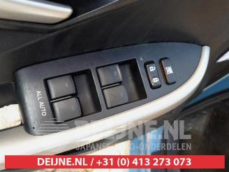 Toyota Prius Prius (ZVW3), Hatchback, 2009 / 2016 1.8 16V Plug-in picture 11